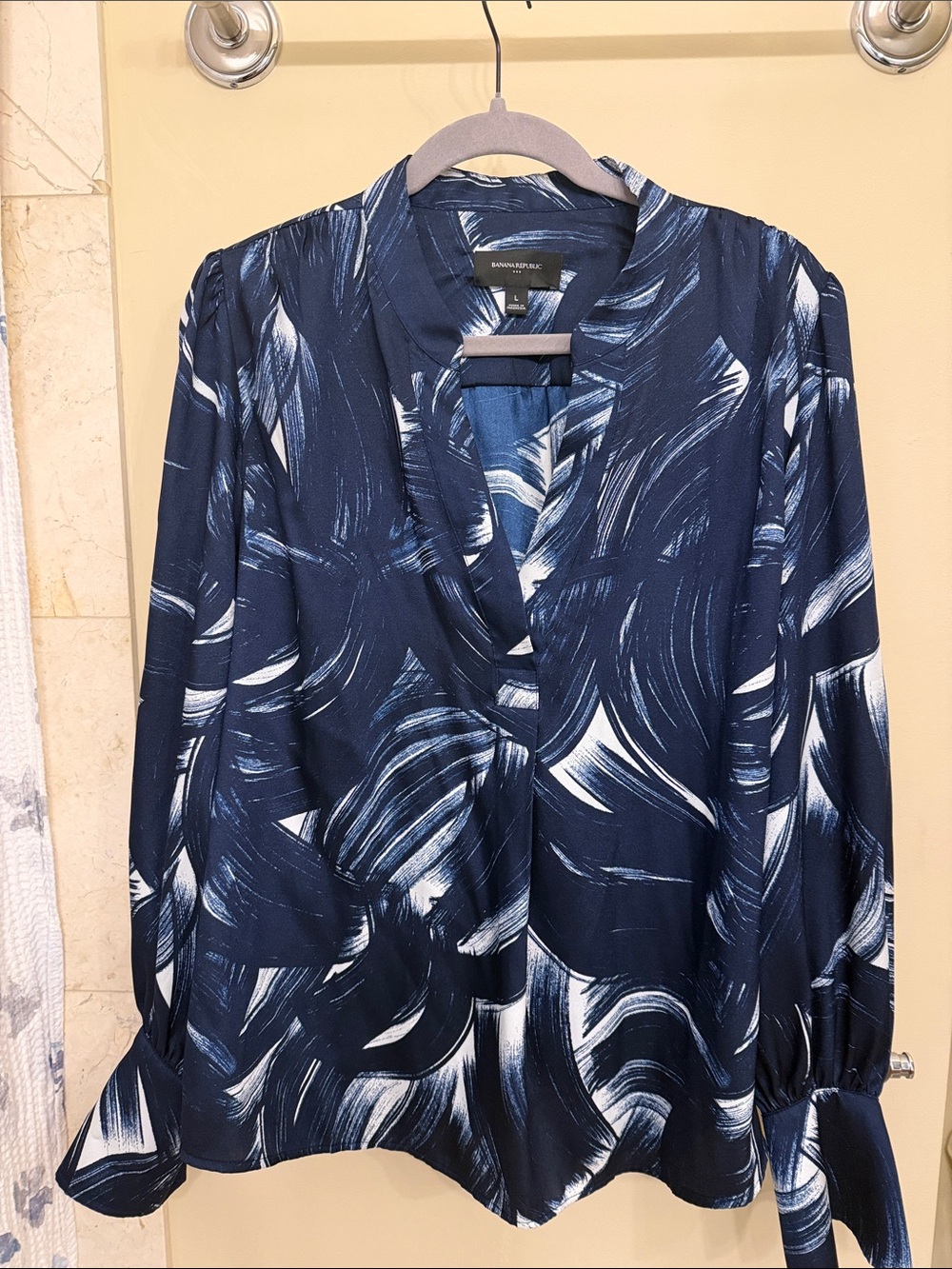 Banana Republic Navy & White Abstract Swirl Blouse